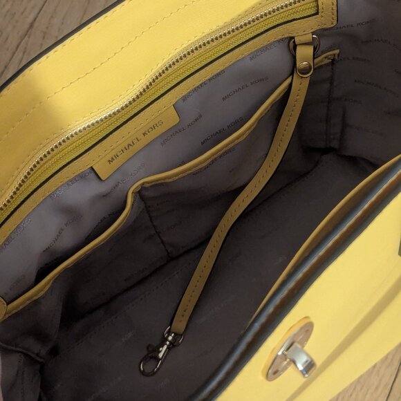 Michael Kors Rivington Tote - Picture 5 of 9